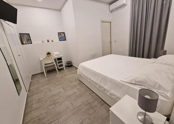 לינה וארוחת בוקר Casa Sanni נאפולי