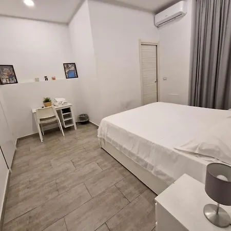 فندق مبيت وإفطار Casa Sanni نابولي